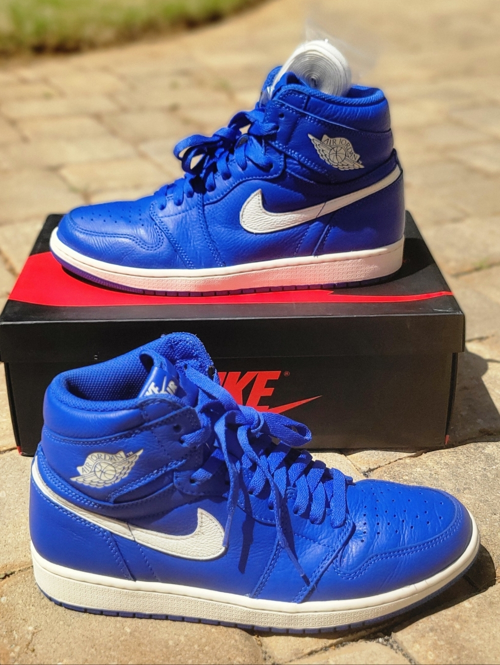 Jordan 1 Retro High OG 'Hyper Royal'